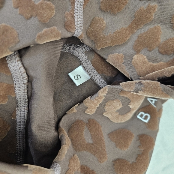 BALANCE ATHLETICA The Lux Pant Panther Velvet Leopard Legging - Picture 4 of 6